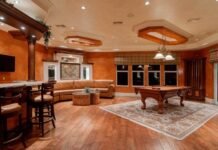 Blake Griffin Posterizes Aron Baynes Twice in Race